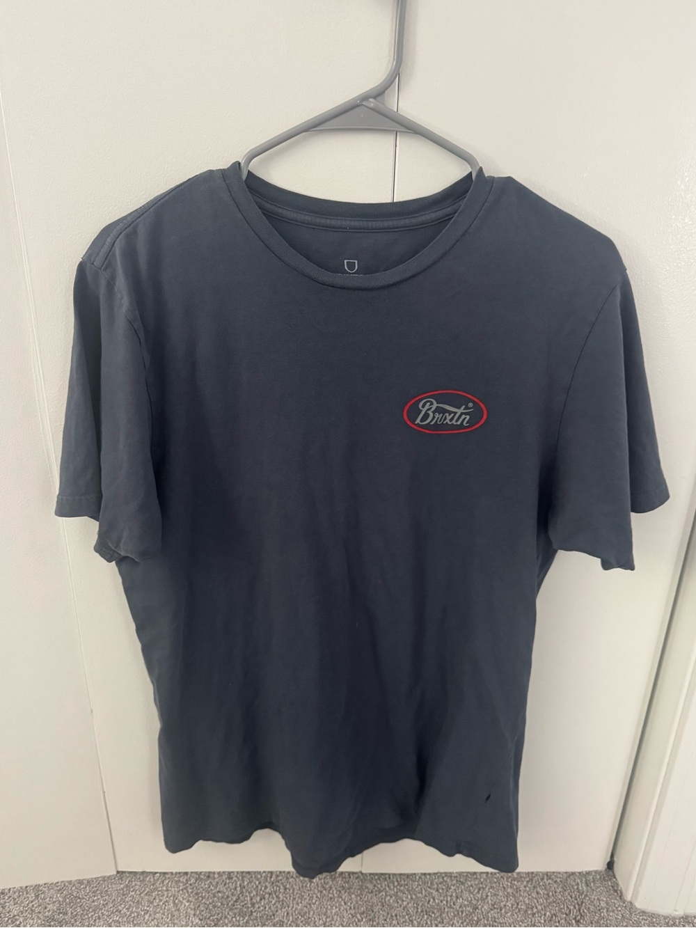 Brixton Men's Navy Blue  Logo Tee - Red & Gray Print Size Large